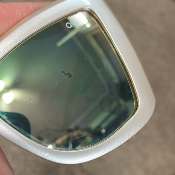 Quay Chain Reaction Pearl Rose Gold Cat Eye Mirrored Sunglasses - Picture 7 of 7